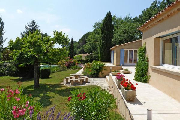 Provence Urlaub Ferienhaus für 8 Personen in Puyméras